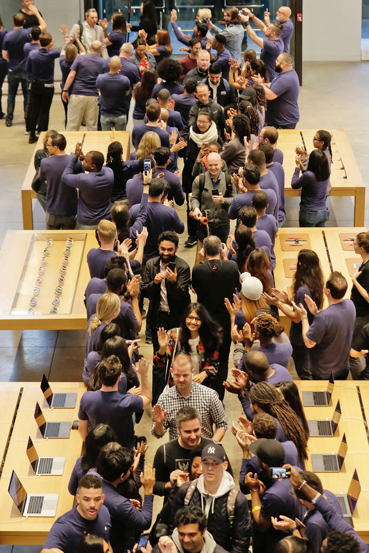 Τεράστιες ουρές και αναμονή ωρών για την πρεμιέρα του iPhone X 35 IPHONE ΑΝΑΜΟΝΗ