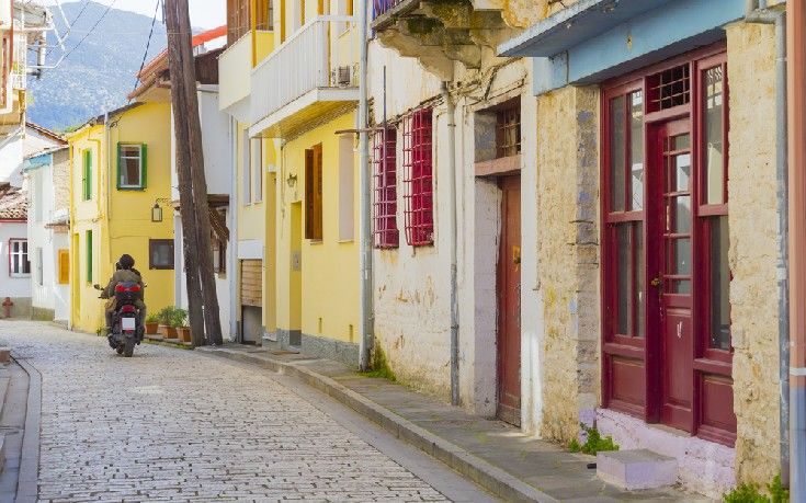 Πανέμορφες, ελληνικές καστροπολιτείες που κατοικούνται ακόμη 18 ioannina_shutterstock_390607765