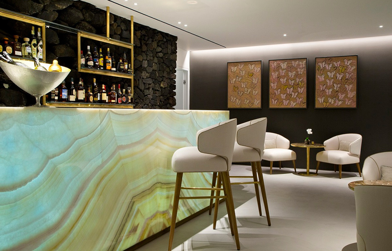 To 363 Champagne Lounge του Grace Santorini διακρίθηκε ως το Best Hotel Bar στα European Hospitality Awards 2017 8 pfohjupofdj3