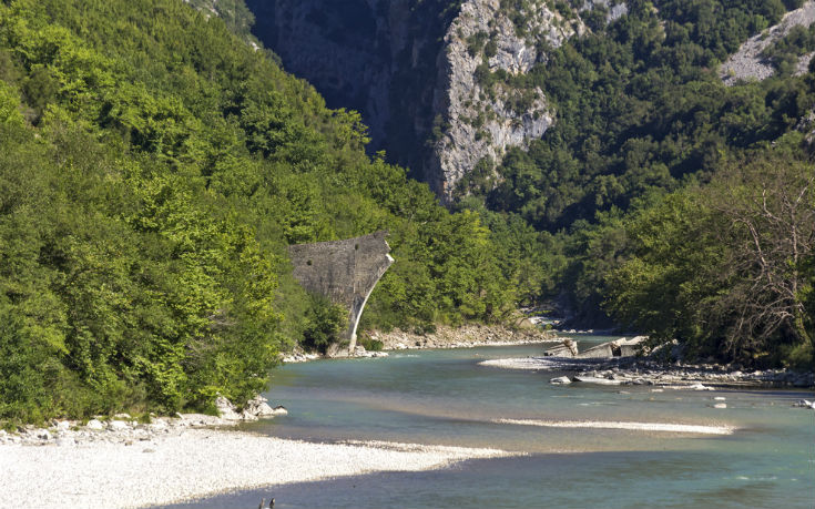 Προτάσεις για σαββατοκύριακο με δράση σε ποταμούς της χώρας 16 plaka bridge_ok