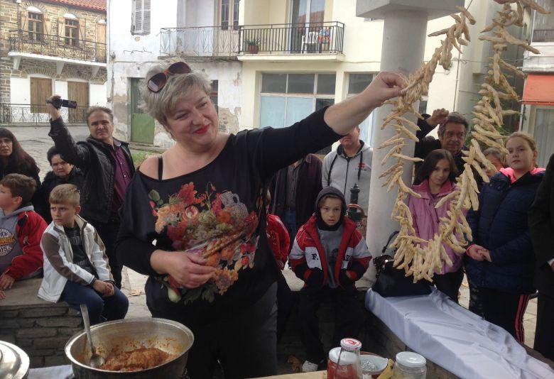 «Καλή Χρονιά» από τους συντελεστές και τους εθελοντές του KOUZINA 2018! 10 kou3