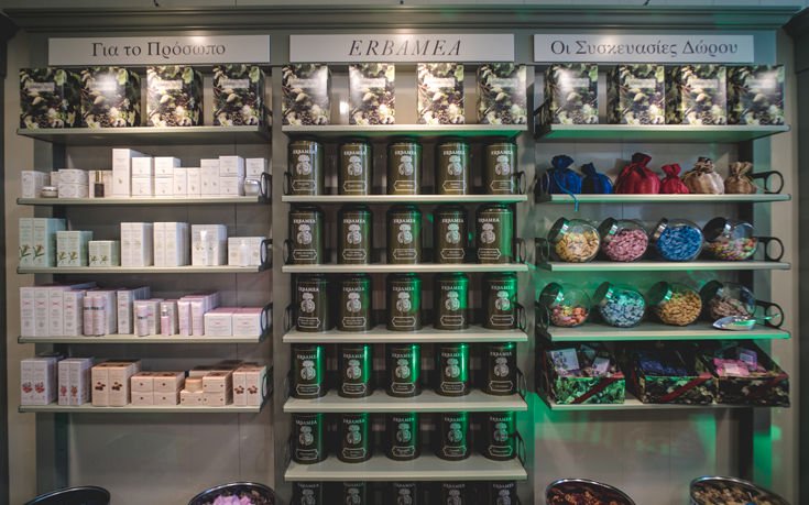 -lwtkneklStore-Interior-1