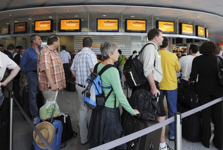 Περισσότεροι παρά ποτέ οι τουρίστες από τη Γερμανία προς την Ελλάδα