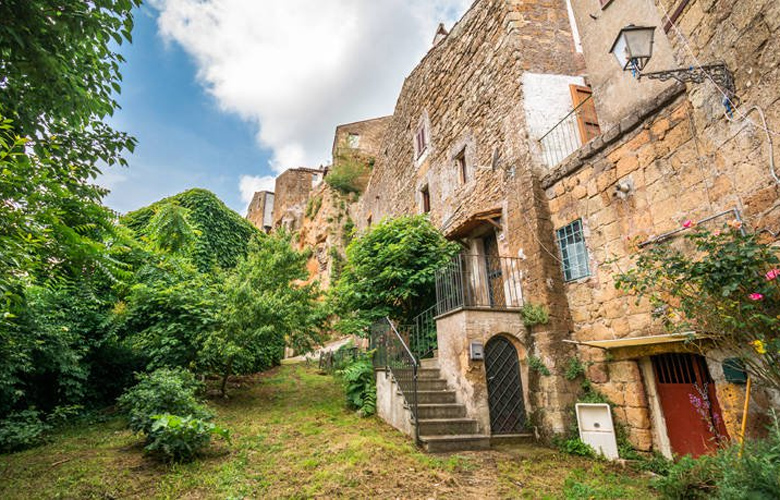 Calcata, το ξεχασμένο χωριό στην Ιταλία 12