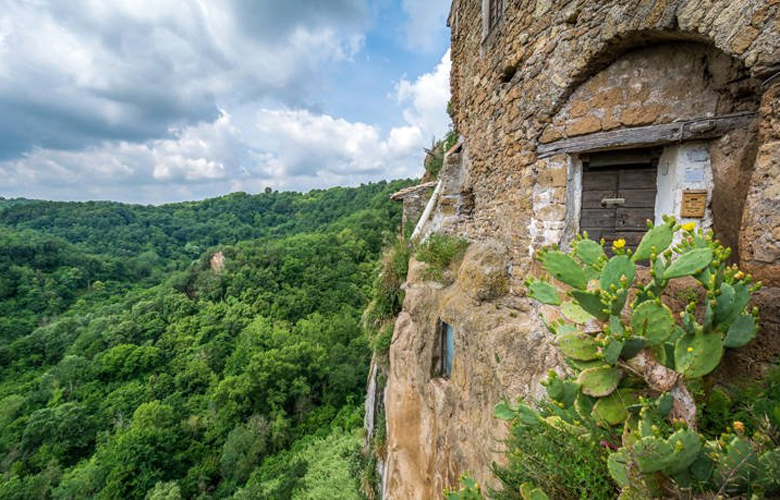 Calcata, το ξεχασμένο χωριό στην Ιταλία 11