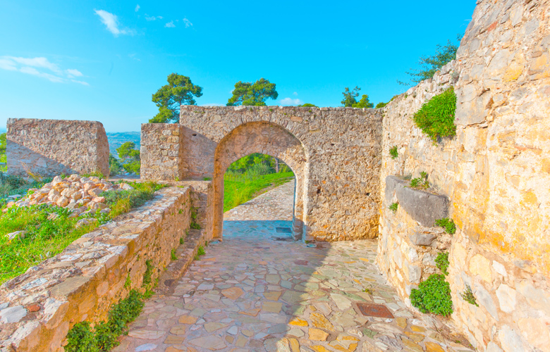 Ναύπακτος, η γραφική πόλη με την ένδοξη ιστορία 12 shutterstock 128283203