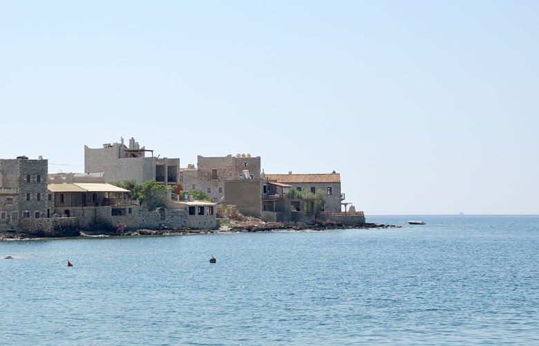 Γερολιμένας, ένας γραφικός παραθαλάσσιος μανιάτικος οικισμός 13 shutterstock 625668953
