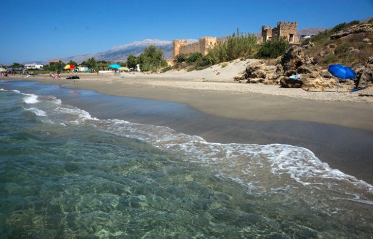 Το βενετσιάνικο κάστρο με τους πολυθρύλητους Δροσουλίτες