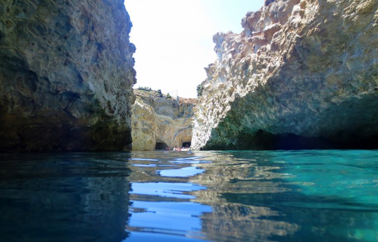 Η μυστική παραλία της Μήλου