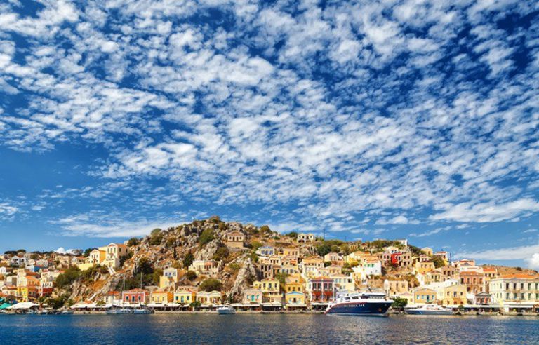 Σύμη, μικρή μα πληρέστατη σε όλα