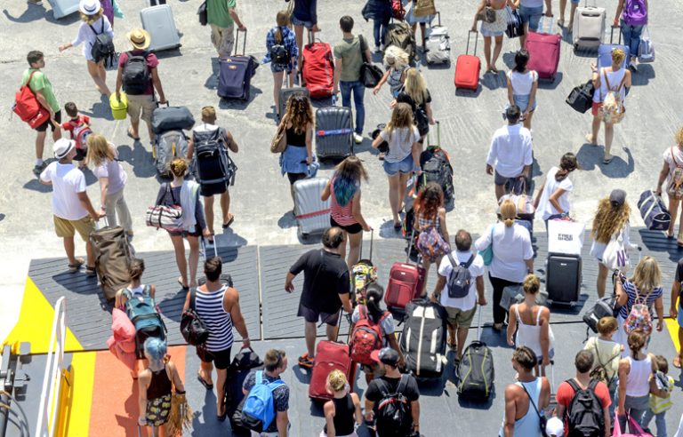 Αύξηση 10% στις ακτοπλοϊκές αφίξεις τουριστών το καλοκαίρι στη Νάξο