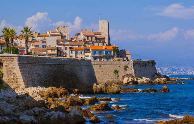 Διακοπές στην Αντίμπ στη γαλλική Ριβιέρα χωρίς προϋπολογισμό δισεκατομμυριούχου