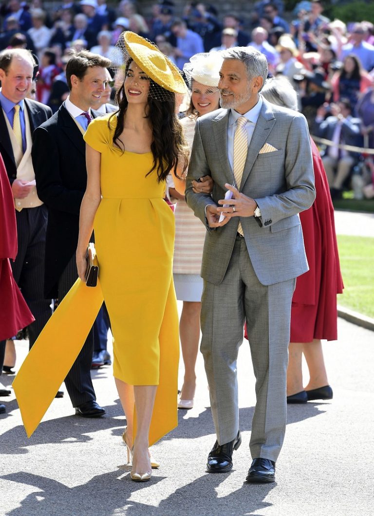 Στο εμπόριο το διάσημο κίτρινο φόρεμα της Αμάλ Αλαμουντίν