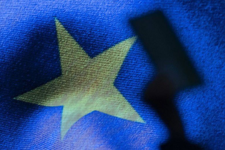 Περισσότερα στοιχεία ζητά η Κομισιόν από Google, Facebook και Twitter εν όψει Ευρωεκλογών