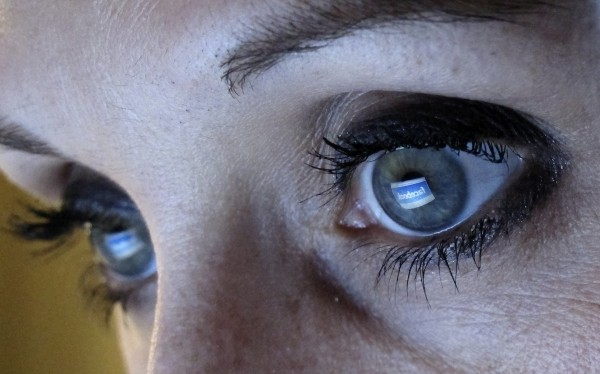 facebook woman internet