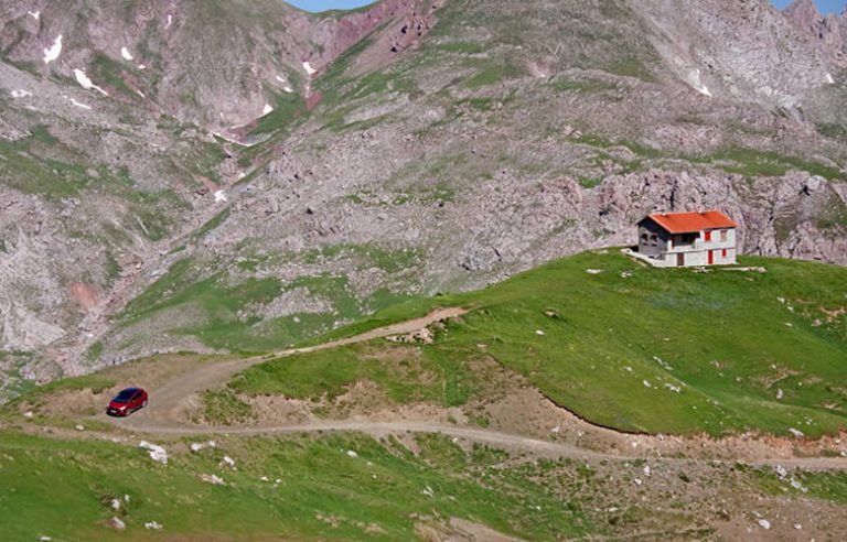 Βαρδούσια, ανακαλύπτοντας το αλπικό μεγαλείο της Ελλάδας