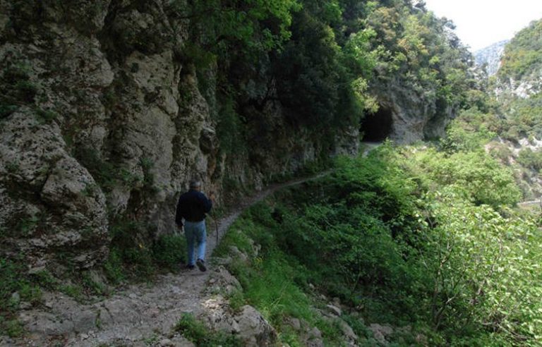 Ανακαλύψτε τη Σκάλα της Τζαβέλαινας