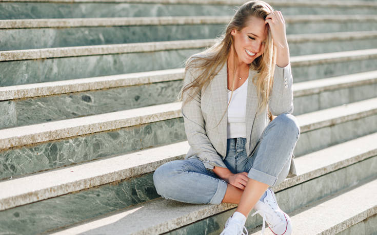 Πώς να συνδυάσετε τα ανοιξιάτικα look σας με τα πιο στιλάτα γυαλιά ηλίου 24 shutterstock 1022032396 1