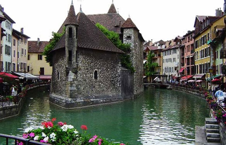 Εξερευνώντας το Annecy, τη Βενετία των Γαλλικών Άλπεων 11 gsun9be1