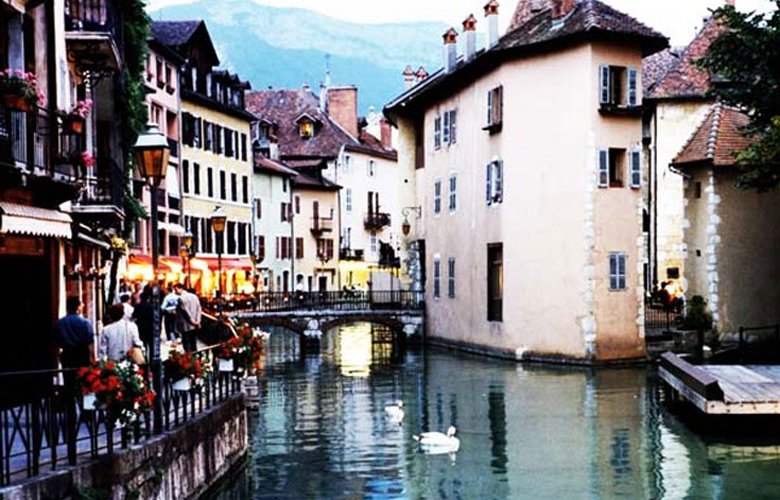 Εξερευνώντας το Annecy, τη Βενετία των Γαλλικών Άλπεων 13 kpqvhb8p