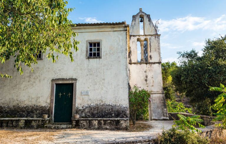 Παλιά Περίθεια, το ερειπωμένο ενετικό χωριό στη βόρεια Κέρκυρα