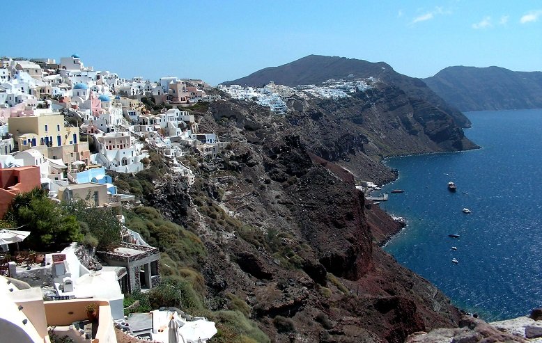 «Μοναδικός τουριστικός προορισμός που οφείλουμε να διαφυλάξουμε η Σαντορίνη» 4 SANTORINI