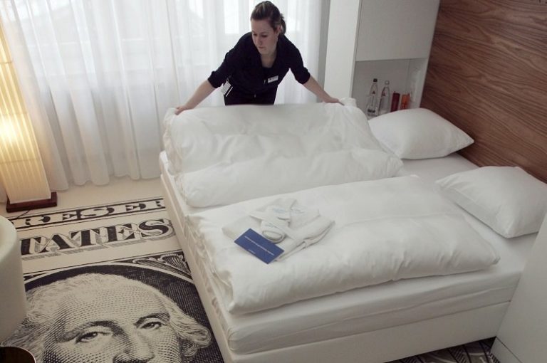 Πρόγραμμα μετεκπαίδευσης για εργαζόμενους στον τομέα του τουρισμού