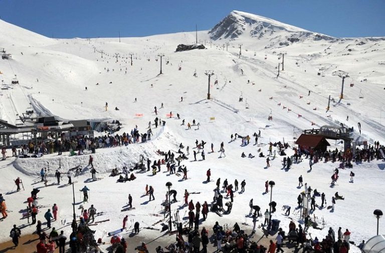 Ξεκίνησαν οι προετοιμασίες για τη λειτουργία του χιονοδρομικού στον Παρνασσό