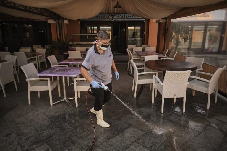 Mείωση του αριθμού των τουριστών για το 2020 λόγω κοροναϊού