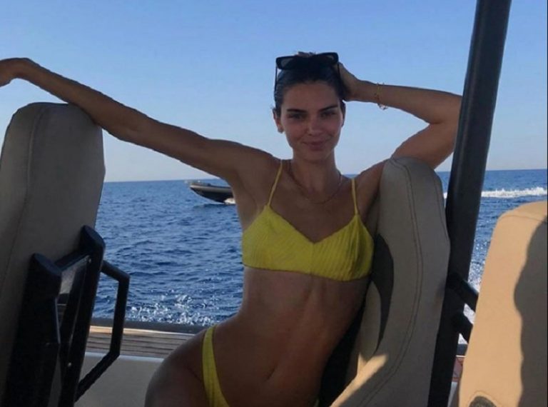 Η Κένταλ Τζένερ προκαλεί εγκεφαλικά με τα σέξι μπικίνι της