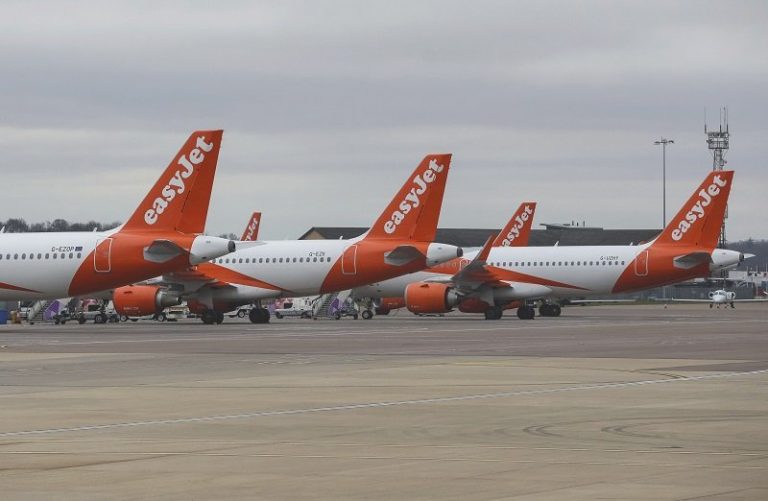 Πότε ξεκινά πτήσεις η easyJet – Επιβάτες και πλήρωμα θα φορούν μάσκες