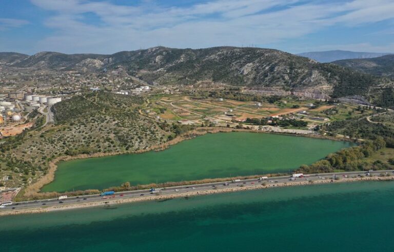 Η άγνωστη λίμνη της Αττικής με τον θρύλο της Περσεφόνης – News.gr