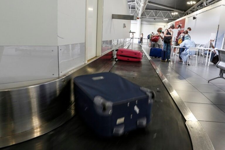 Νέοι περιορισμοί σε πτήσεις εσωτερικού και εξωτερικού – News.gr
