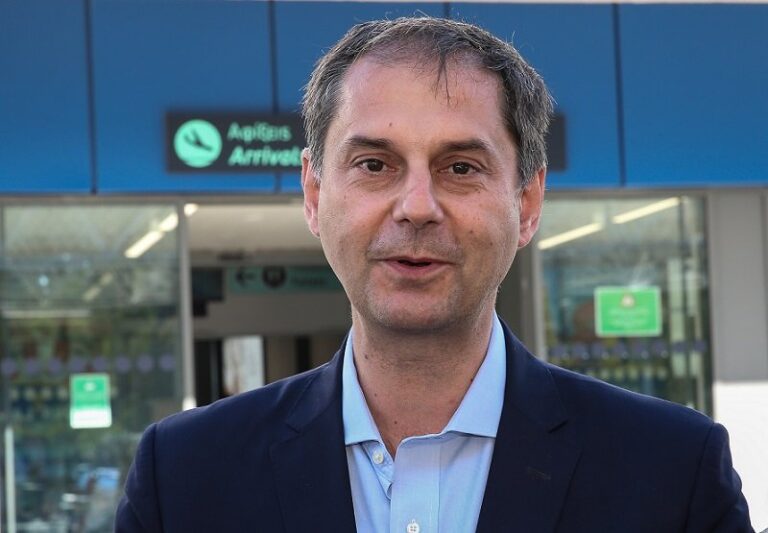 Να υιοθετήσει γρήγορα η Ε.Ε. τα «διαβατήρια εμβολιασμού» – News.gr