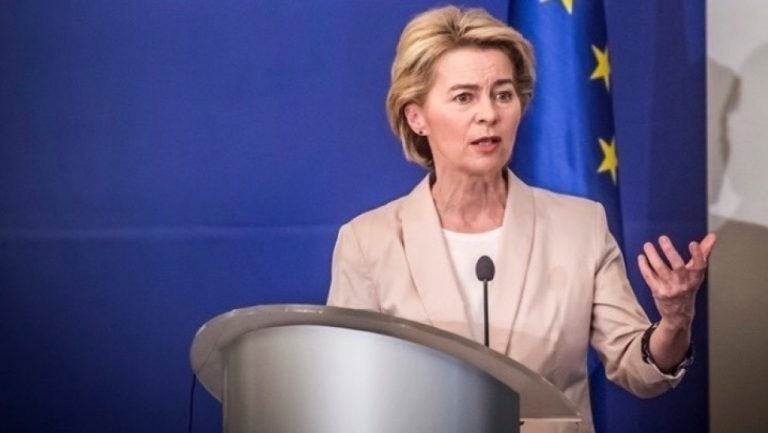 Ντερ Λάειν AstraZeneca: Θα απαγορεύσουμε εξαγωγές εμβολίων, αν δεν τηρήσετε συμβόλαιο με Ε.Ε.