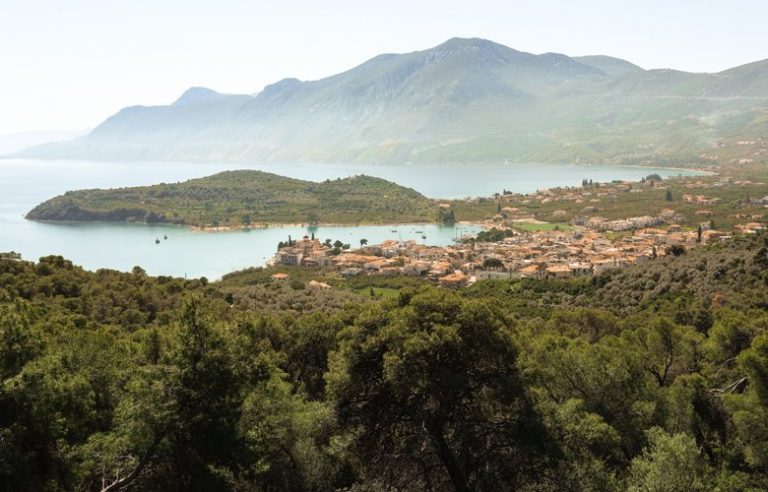 Αυτό είναι το ελληνικό χωριό που ψηφίστηκε το πρώτο Σύνταγμα της Ελλάδας – News.gr