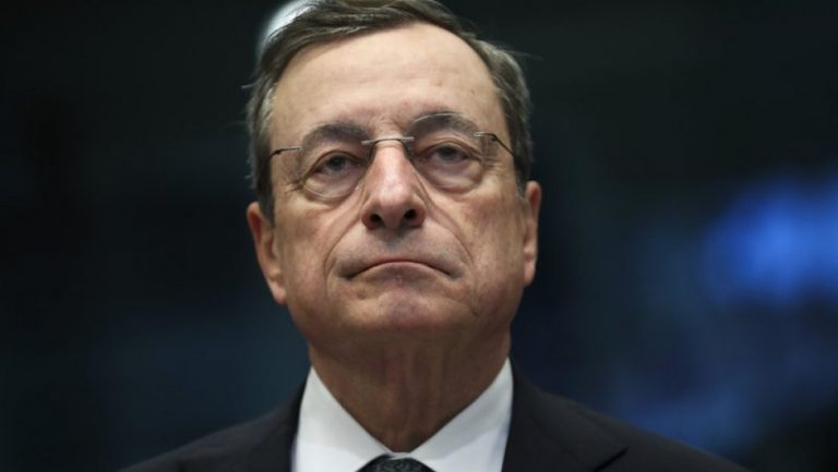 «Χουβαρντάς» ο Ντράγκι: Παραιτείται από τον πρωθυπουργικό μισθό του