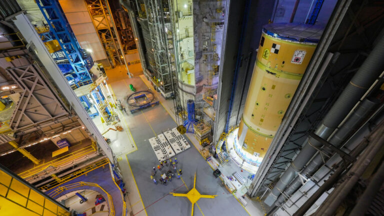 Το νέο διαστημόπλοιο της NASA είναι ψηλότερο από το Άγαλμα της Ελευθερίας