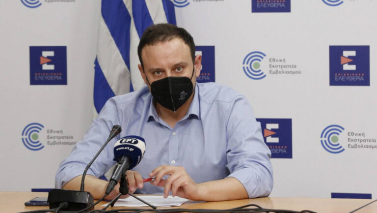Μαγιορκίνης: Το εμβόλιο της γρίπης μπορεί να γίνει και την ίδια μέρα με το εμβόλιο covid