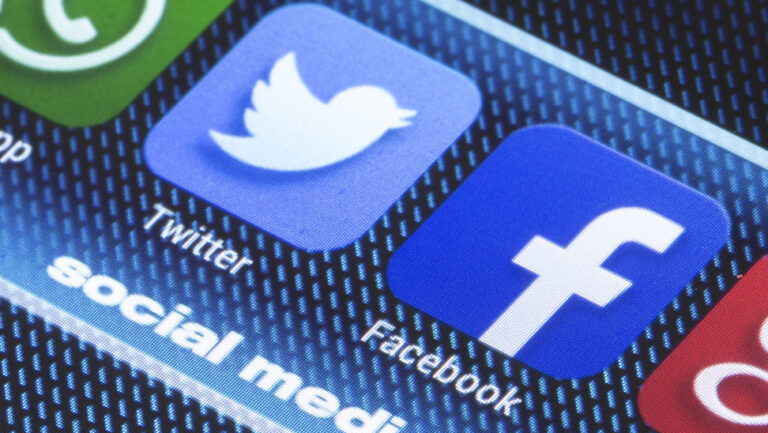 Facebook Papers: Η πλατφόρμα έχει γλωσσικά κενά που επιτρέπουν τη ρητορική μίσους