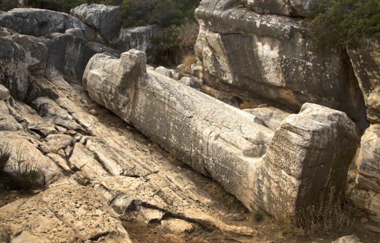 Τρία εντυπωσιακά αγάλματα στην Ελλάδα και οι θρύλοι που τα συνοδεύουν – News.gr
