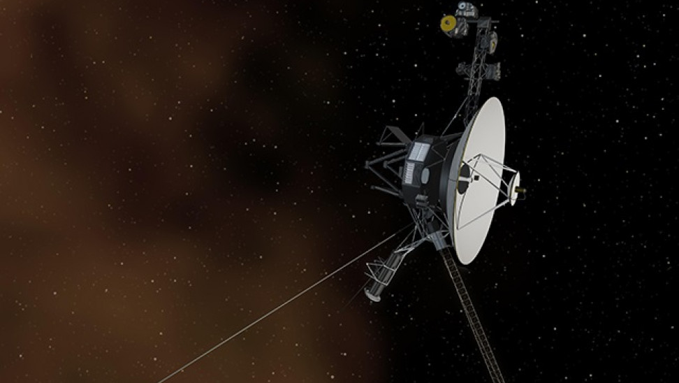 voyager diastima ape