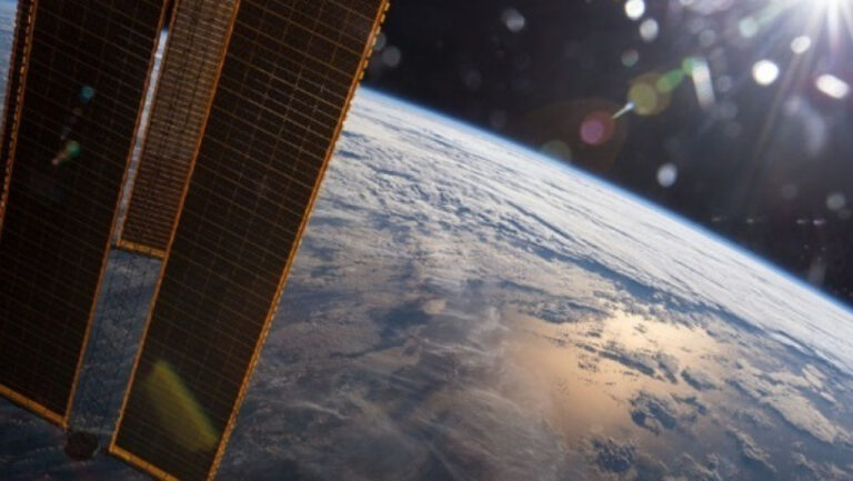 Η Space X θα εκτοξεύσει απόψε τον νέο τουρκικό δορυφόρο Turksat