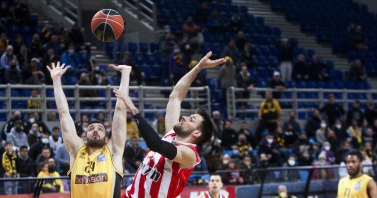 Δια χειρός Σλούκα το πέρασμα του Ολυμπιακού από τα Λιόσια