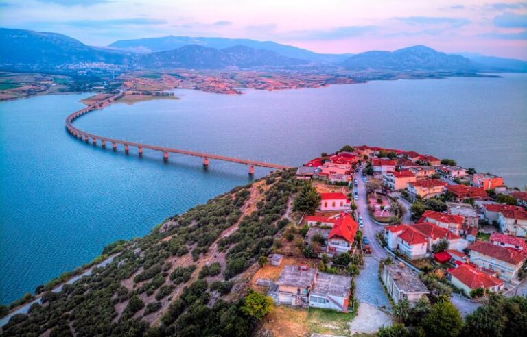 Η ομορφότερη Νεράιδα της Ελλάδας με την ασύγκριτη θέα – News.gr