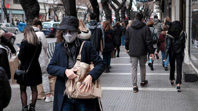 6529 κρούσματα στην Αττική, 2195 στη Θεσσαλονίκη