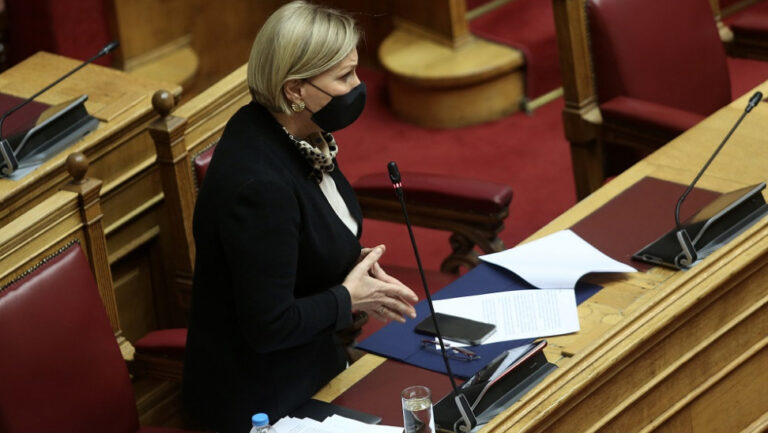 Σαφώς δεν είναι σε ύφεση η πανδημία