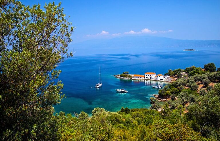 Το μέρος που είναι ο απόλυτος προορισμός για βουνό, θάλασσα και καλό φαγητό – News.gr