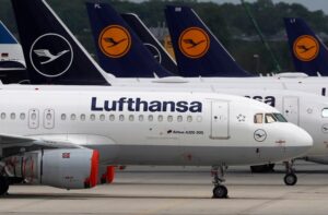 Ετοιμάζεται για αυξήσεις στα εισιτήρια η Lufthansa – «Έκρηξη» ζήτησης για κρατήσεις