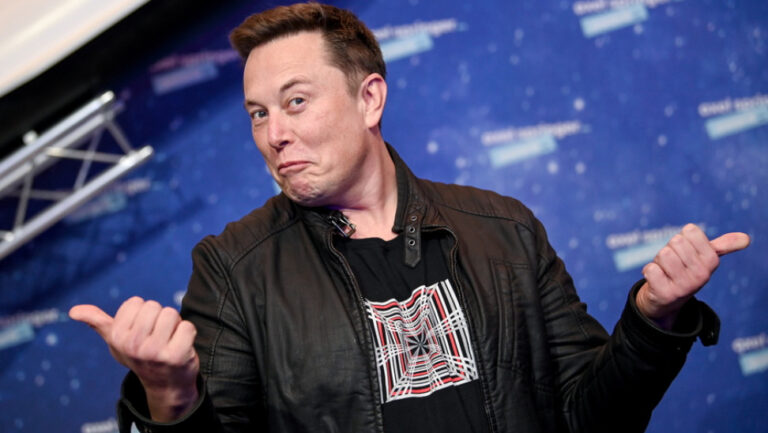 Πούλησε μετοχές 4,4 δισ. δολαρίων της Tesla για να αγοράσει το Twitter